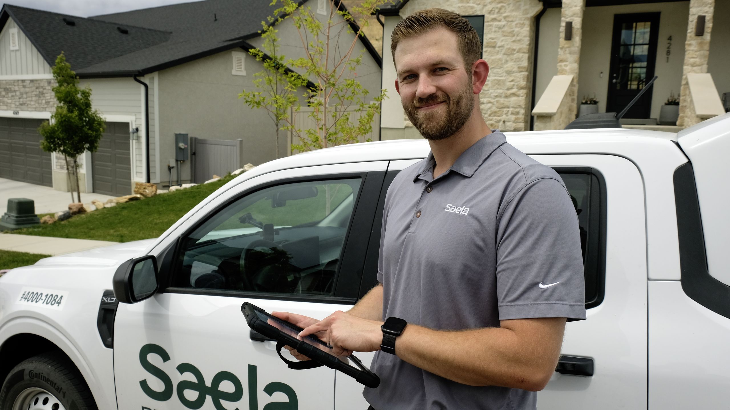 Saela Pest Control service specialist at work